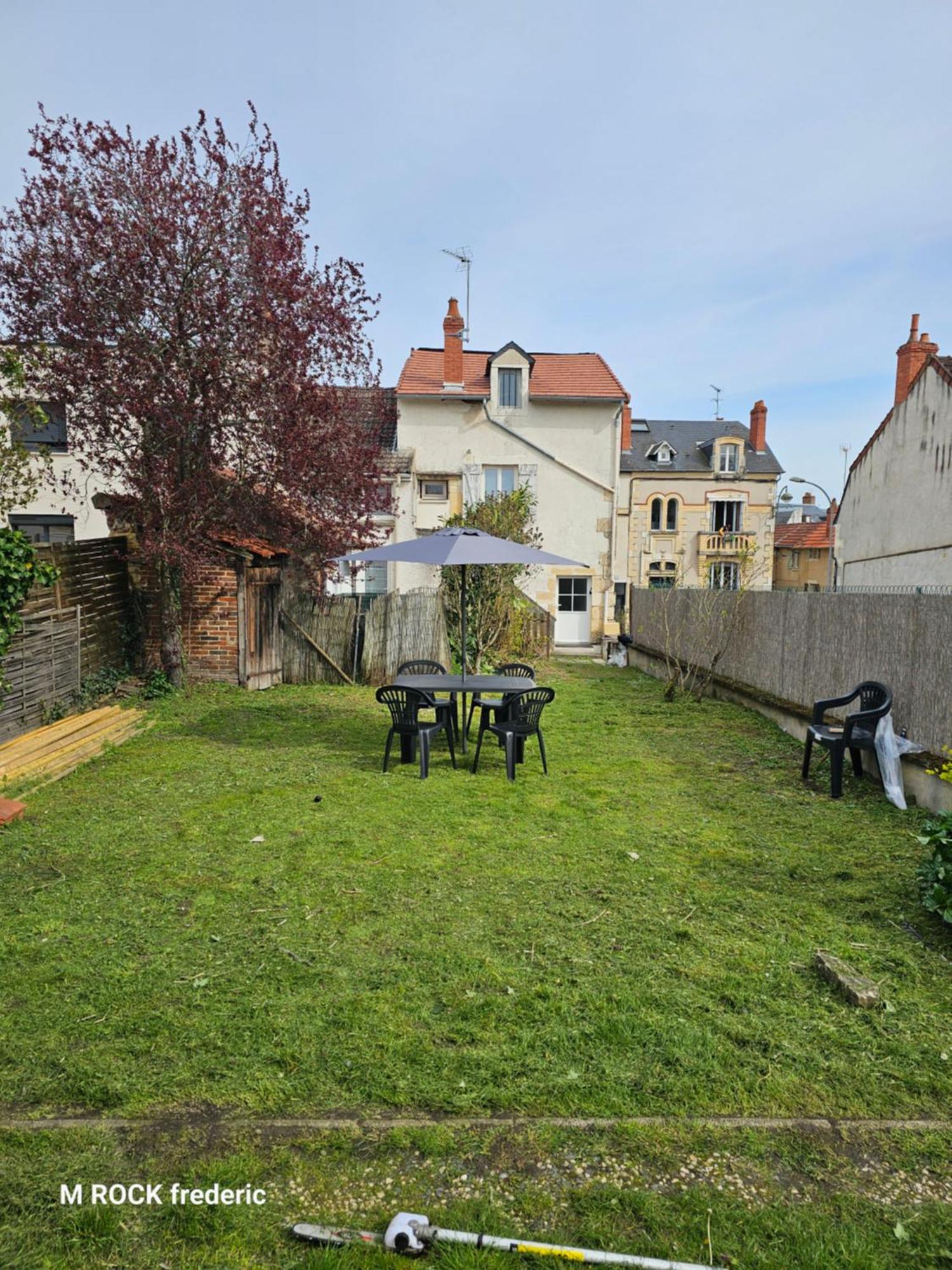 Maison De Ville Avec Jardin Privatif Nevers Esterno foto