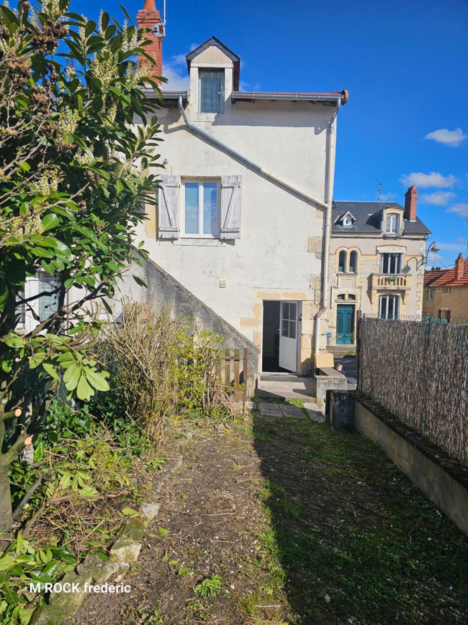 Maison De Ville Avec Jardin Privatif Nevers Esterno foto